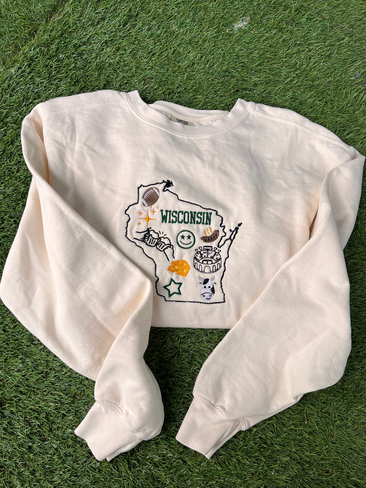 Wisconsin Icon Crewneck Cream